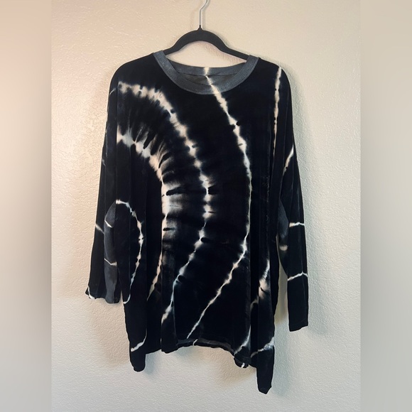 Johnny Was Blue/White Tie Dye Oversized Velvet Tunic Long Sleeve. Size M - Picture 2 of 7
